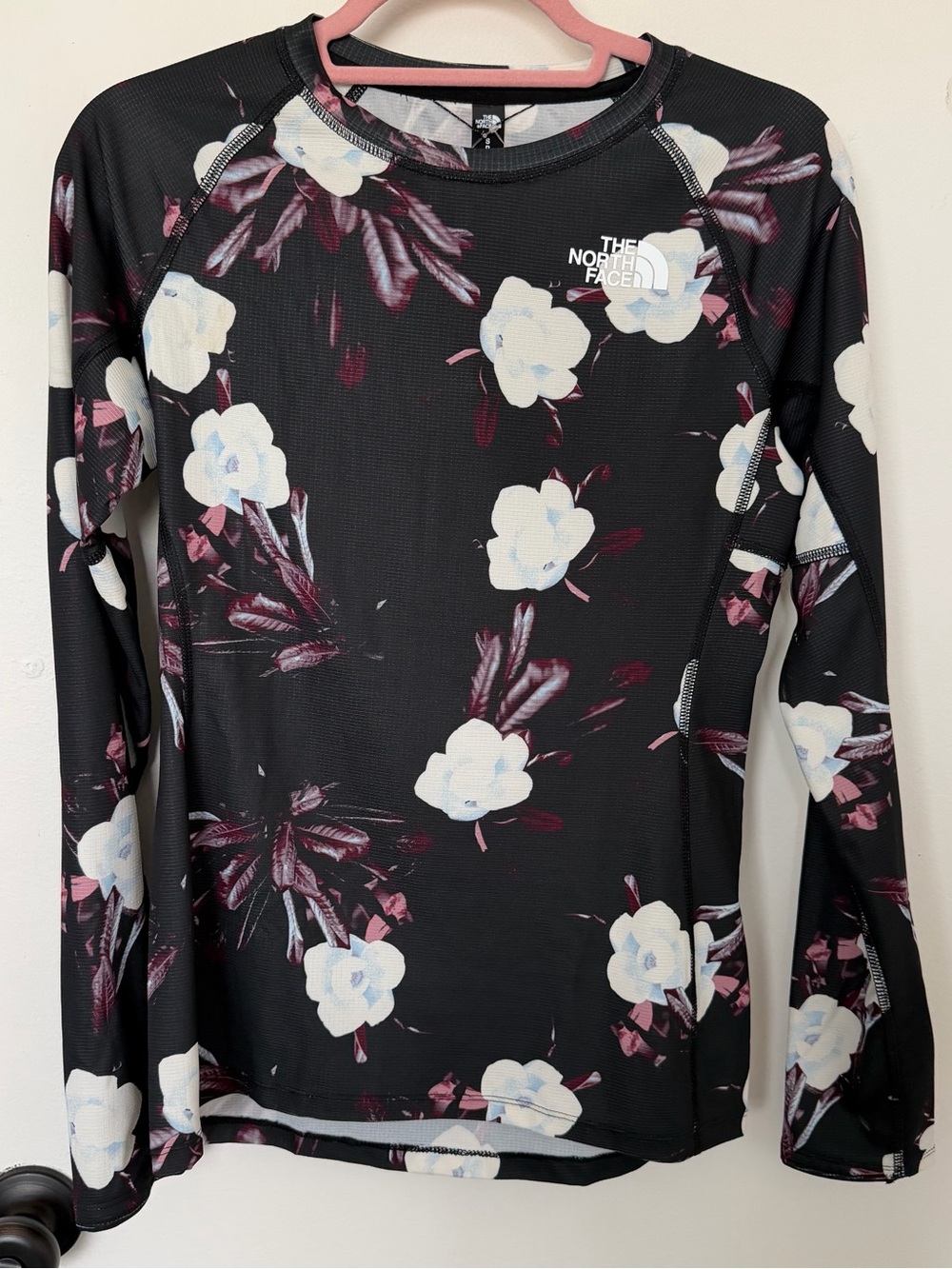 The North Face Black Floral Long-Sleeve Performance Tee Size Small